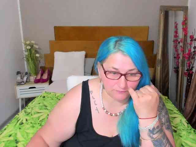 SweetBoobsM webcam