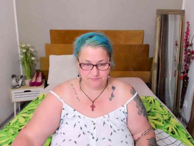 SweetBoobsM webcam
