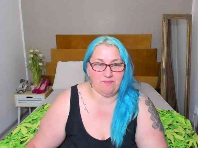 SweetBoobsM webcam