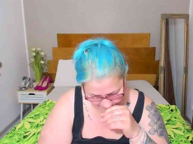 SweetBoobsM webcam