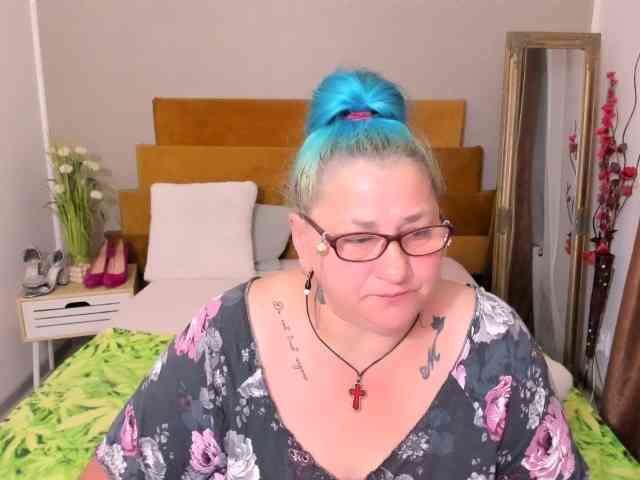 SweetBoobsM webcam