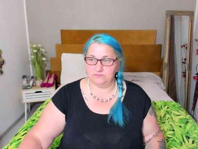 SweetBoobsM webcam