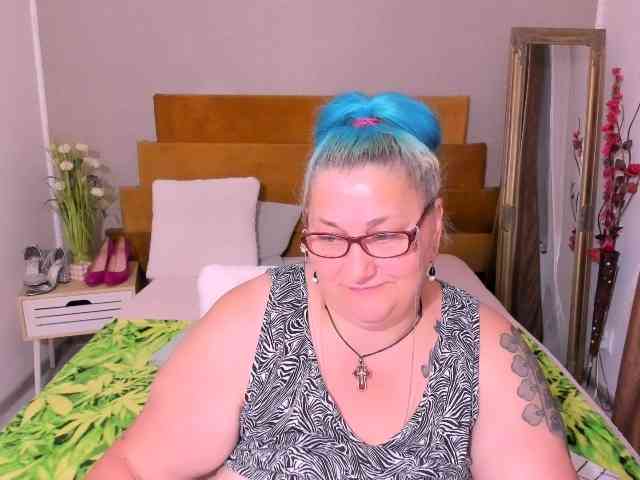 SweetBoobsM webcam