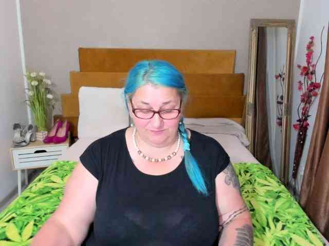 SweetBoobsM webcam
