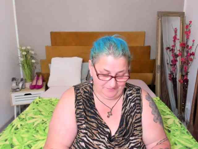 SweetBoobsM webcam