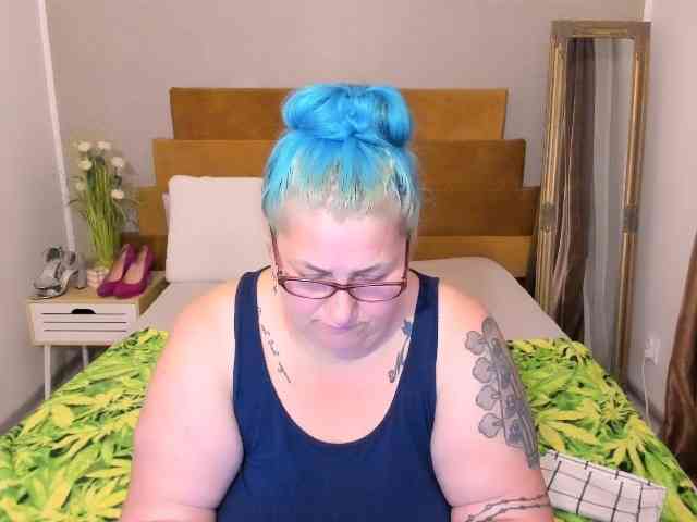 SweetBoobsM webcam