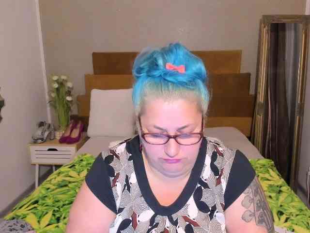 SweetBoobsM webcam