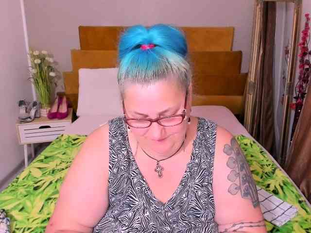 SweetBoobsM webcam