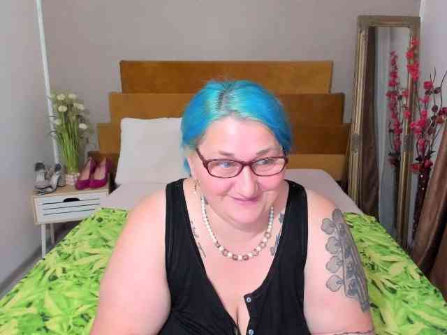 SweetBoobsM webcam