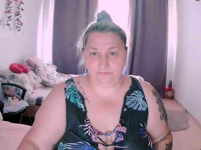 SweetBoobsM webcam