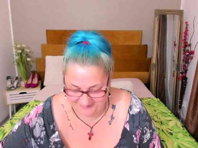 SweetBoobsM webcam