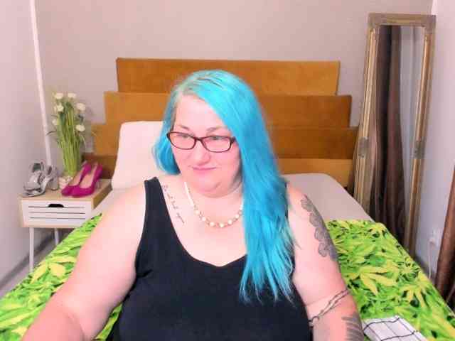 SweetBoobsM webcam