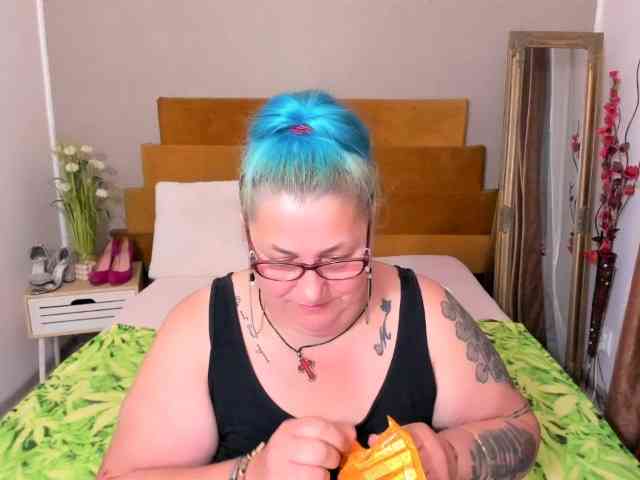 SweetBoobsM webcam