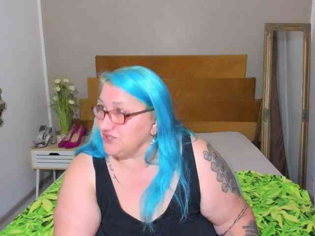 SweetBoobsM webcam