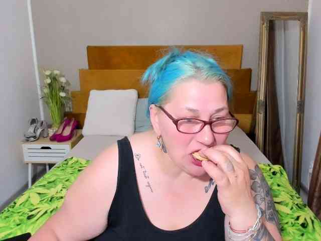 SweetBoobsM webcam