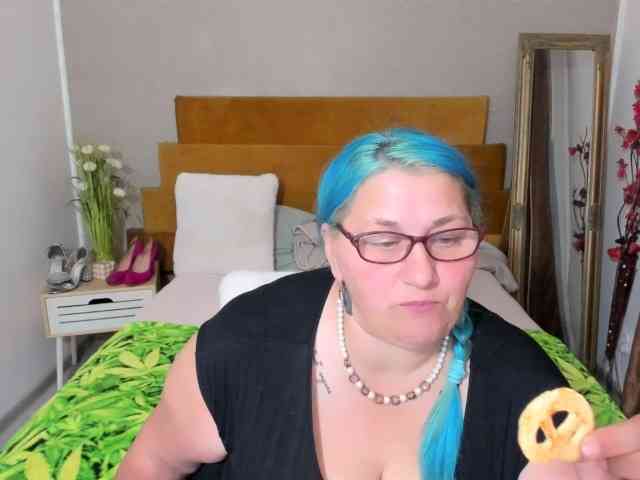 SweetBoobsM webcam