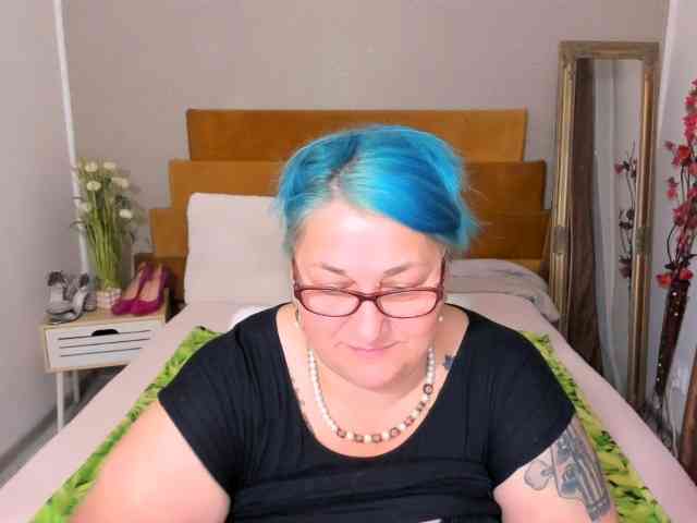 SweetBoobsM webcam