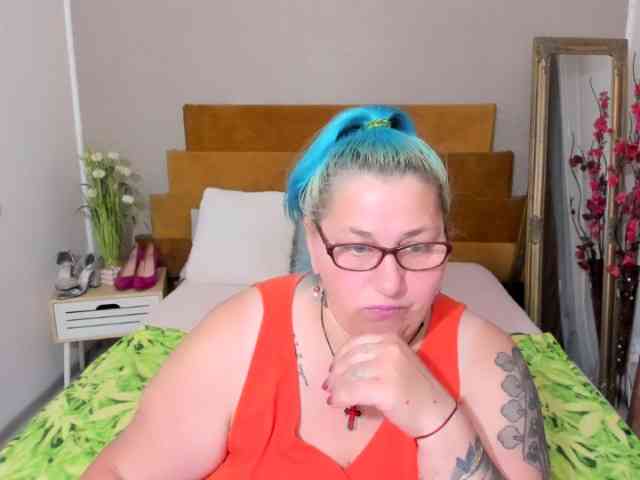 SweetBoobsM webcam