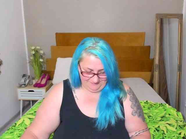 SweetBoobsM webcam