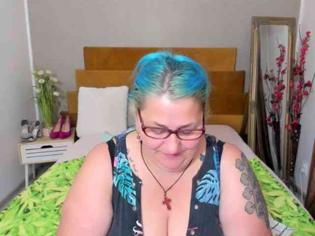 SweetBoobsM webcam