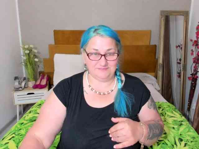 SweetBoobsM webcam