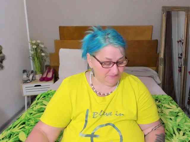 SweetBoobsM webcam