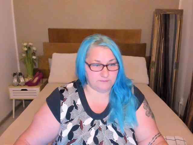 SweetBoobsM webcam