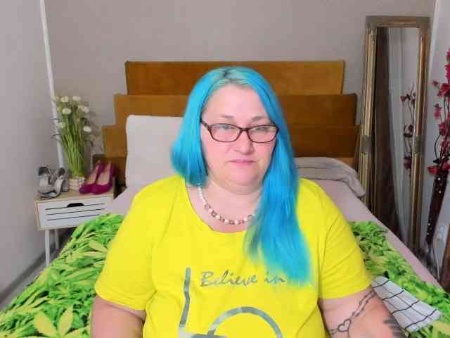SweetBoobsM webcam