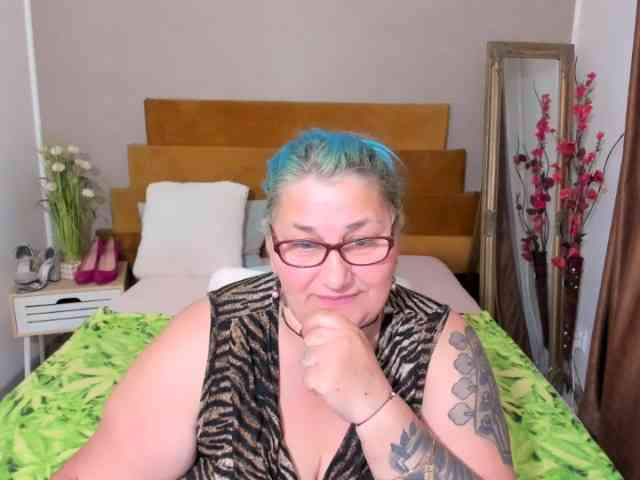 SweetBoobsM webcam