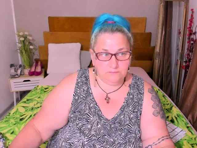 SweetBoobsM webcam