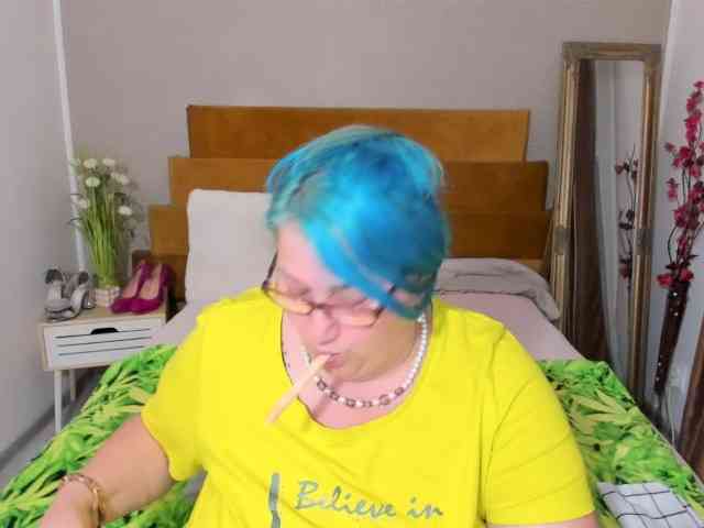 SweetBoobsM webcam