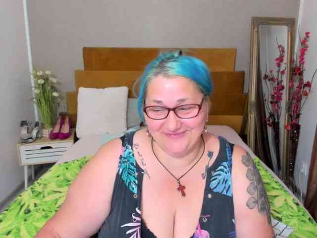 SweetBoobsM webcam