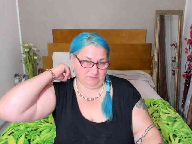SweetBoobsM webcam