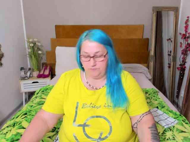 SweetBoobsM webcam