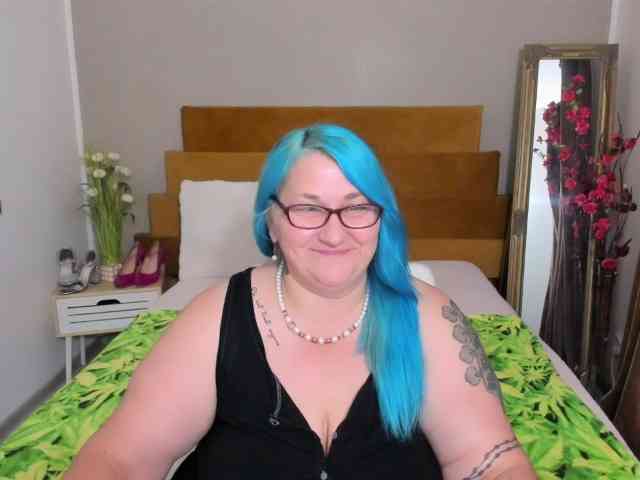 SweetBoobsM webcam