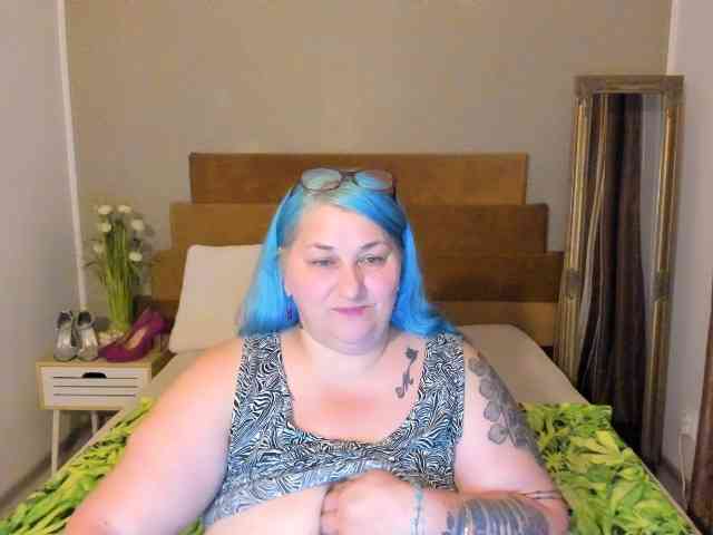 SweetBoobsM webcam