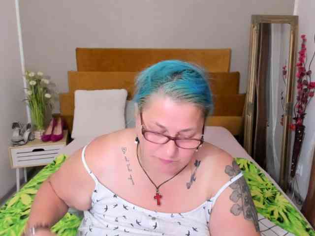 SweetBoobsM webcam