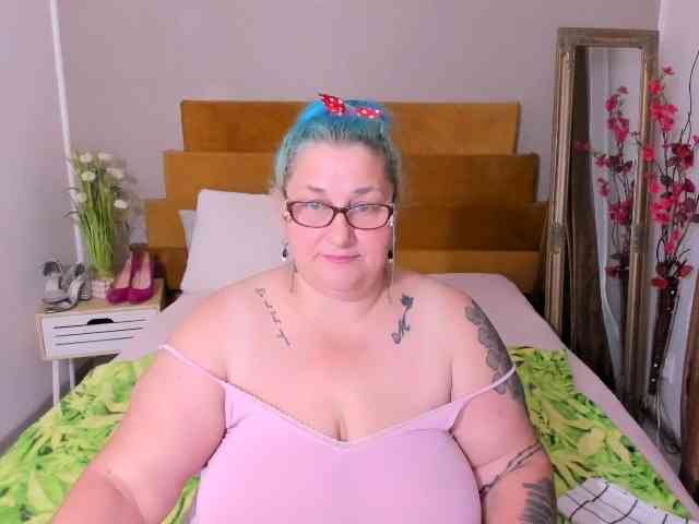 SweetBoobsM webcam