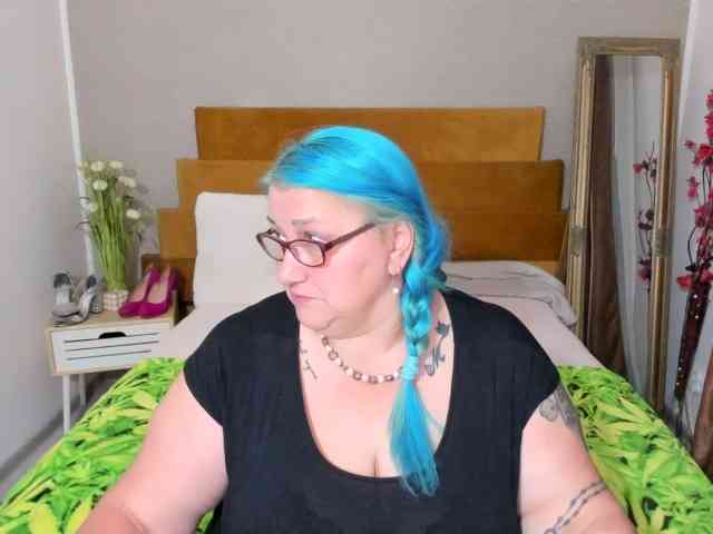 SweetBoobsM webcam