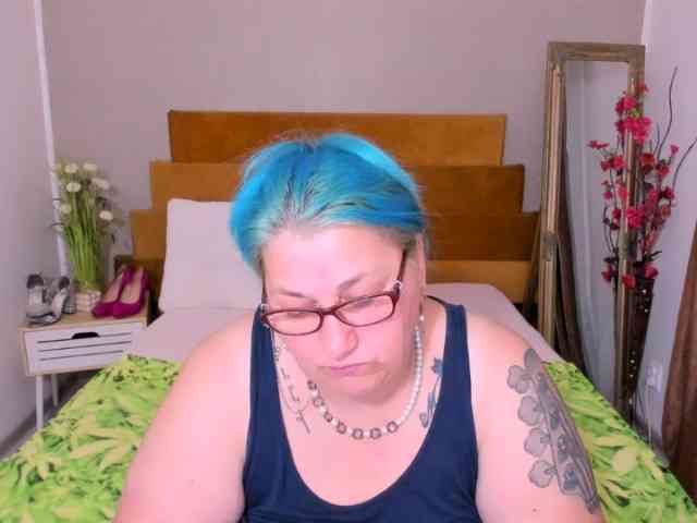 SweetBoobsM webcam