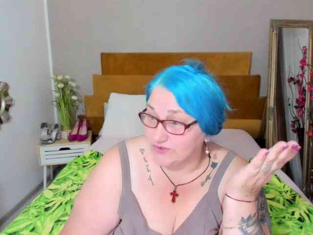 SweetBoobsM webcam