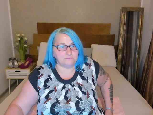 SweetBoobsM webcam