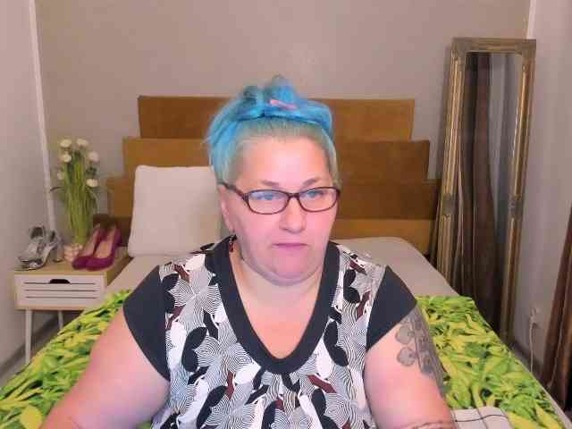 SweetBoobsM webcam
