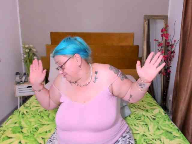 SweetBoobsM webcam