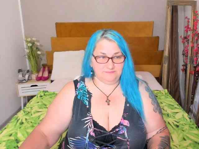 SweetBoobsM webcam