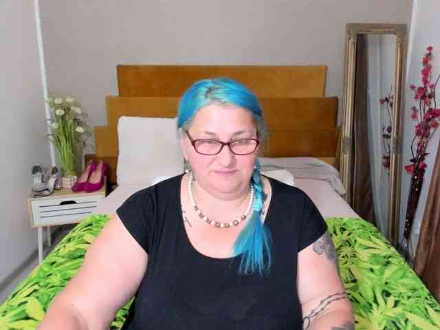 SweetBoobsM webcam