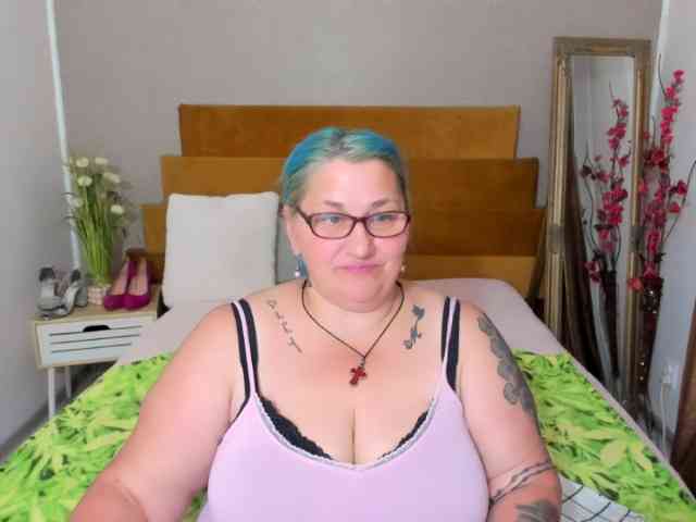 SweetBoobsM webcam