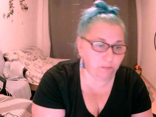 SweetBoobsM webcam