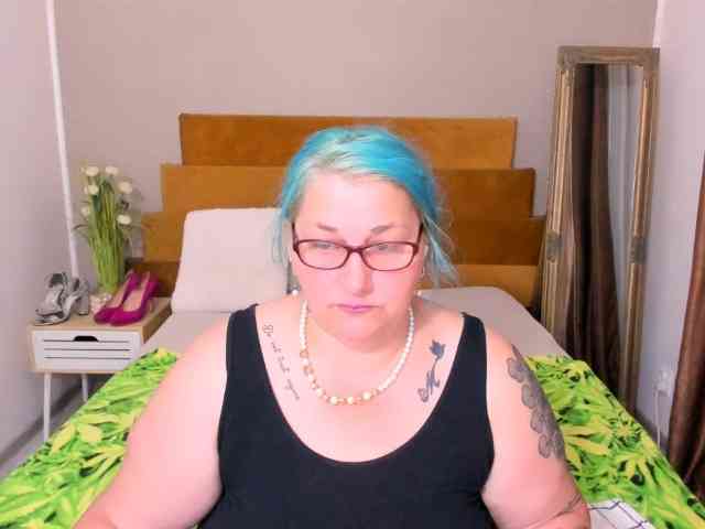 SweetBoobsM webcam
