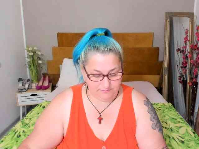 SweetBoobsM webcam